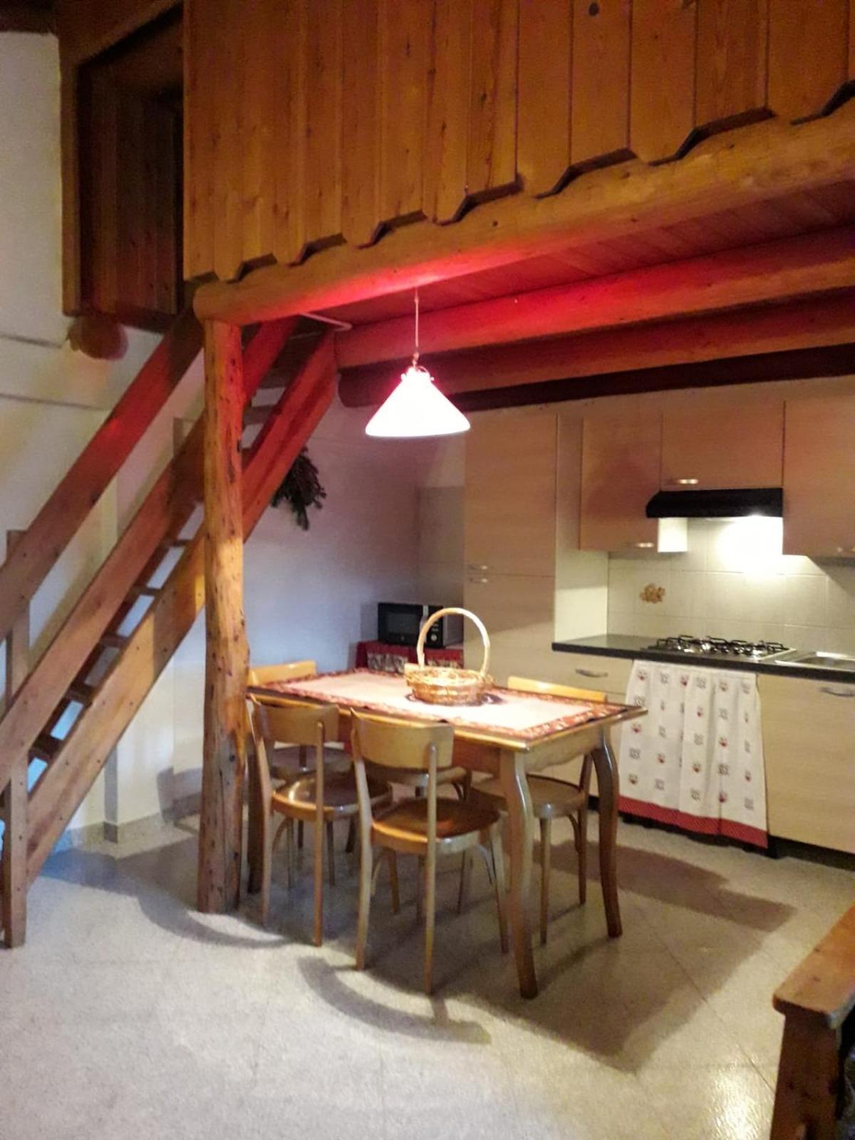 Monolocale Di Montagna Guest House Gressan Ngoại thất bức ảnh